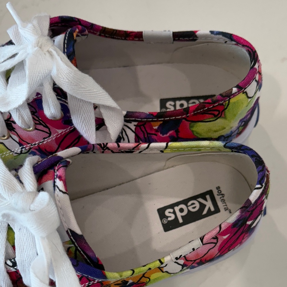 Keds Triple Up gorgeous floral sneakers - like new- worn 1x indoors - Picture 3 of 12